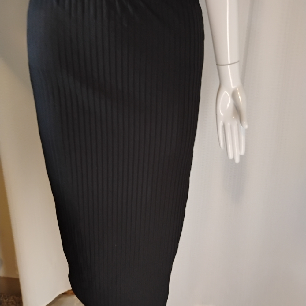 Elegant Black Ribbed Skirt Size S